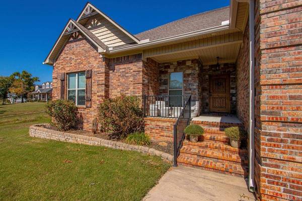 19 Winterberry Drive, Greenbrier, AR 72058