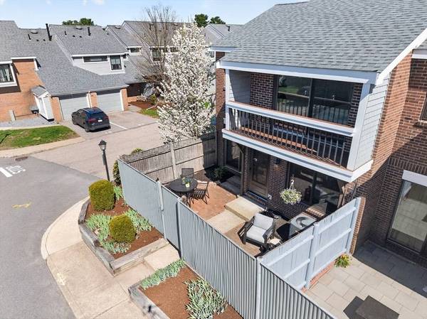 11 Rosewood Drive #11, Stoughton, MA 02072