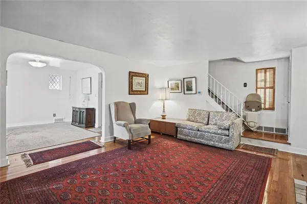 11504 Frankstown Rd, Penn Hills, PA 15235
