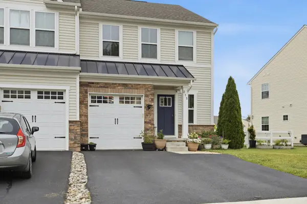 215 Felix Dr, Newark, DE 19713-3839