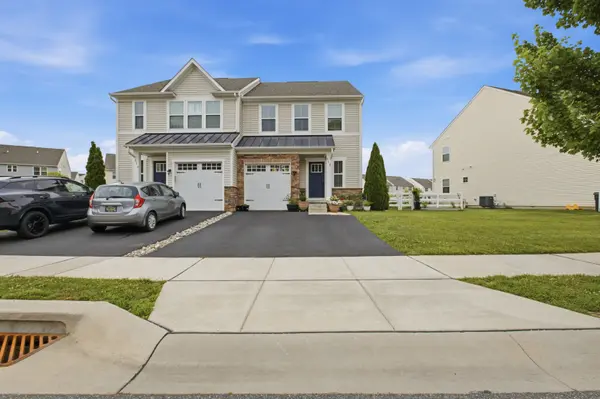 215 Felix Dr, Newark, DE 19713-3839