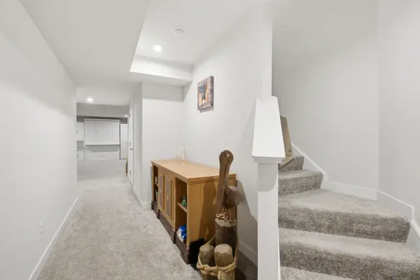 215 Felix Dr, Newark, DE 19713-3839