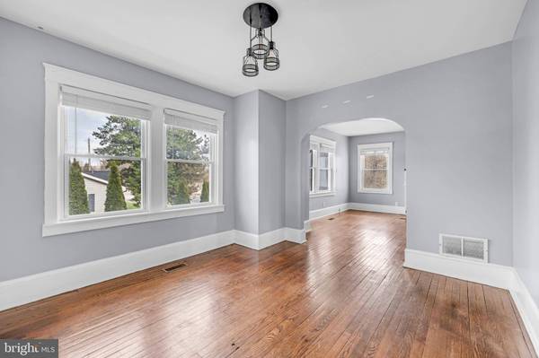 2405 FERRIS RD, Wilmington, DE 19805