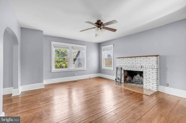 2405 FERRIS RD, Wilmington, DE 19805