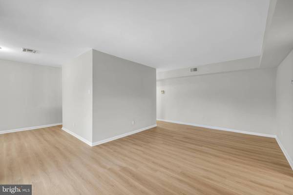 5414 VALLEY GREEN DR #D4, Wilmington, DE 19808