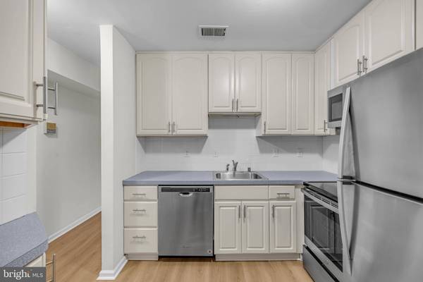 5414 VALLEY GREEN DR #D4, Wilmington, DE 19808