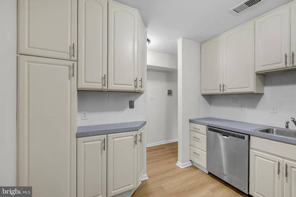 5414 VALLEY GREEN DR #D4, Wilmington, DE 19808