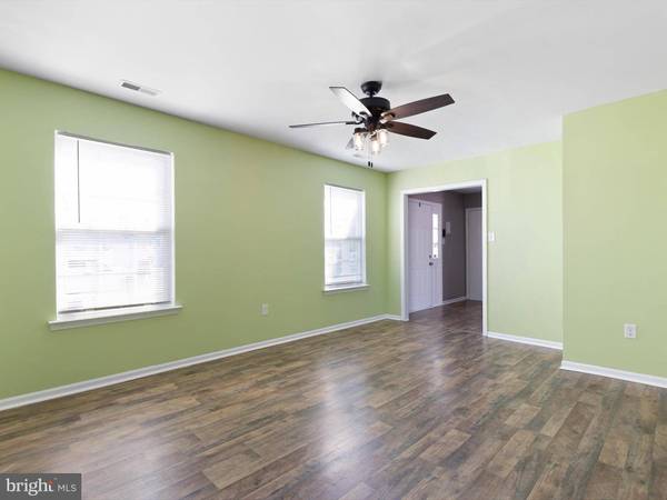 214 ROMEO DR, New Castle, DE 19720