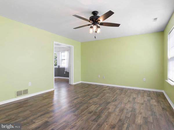 214 ROMEO DR, New Castle, DE 19720