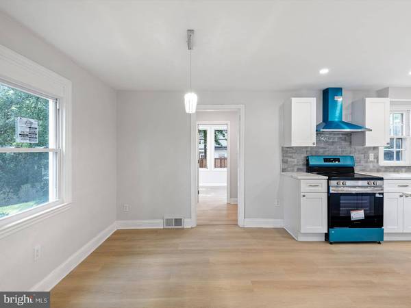 102 KENWOOD LN, Wilmington, DE 19804