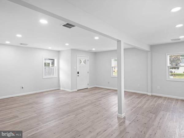 714 WOODTOP RD, Wilmington, DE 19804