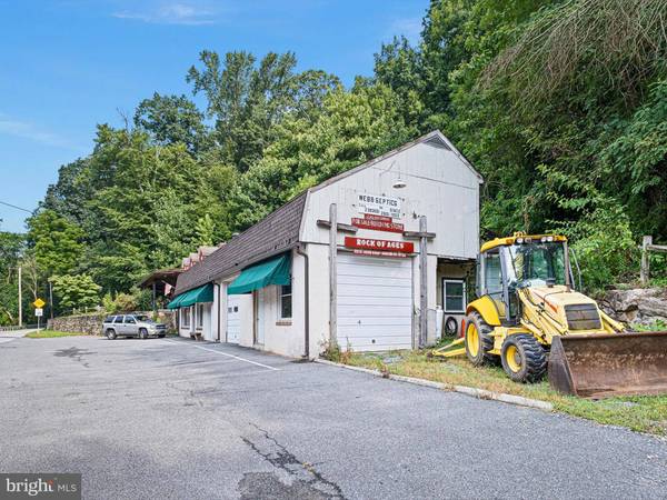 2913 CREEK RD, Yorklyn, DE 19736