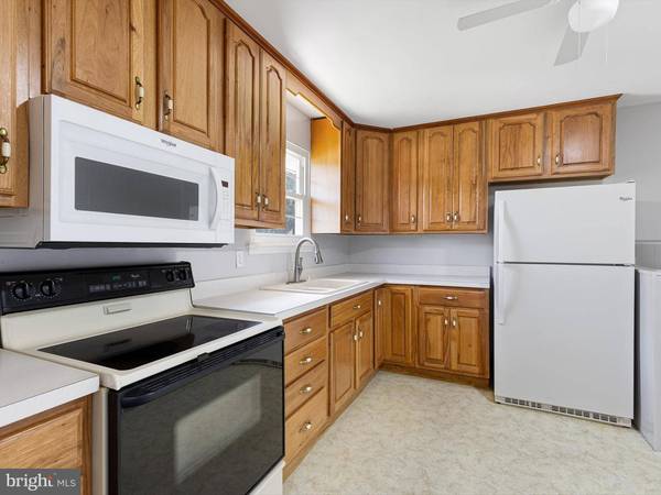 17 COOK RD, Newark, DE 19711