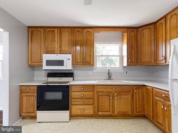 17 COOK RD, Newark, DE 19711