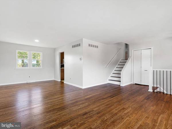 17 COOK RD, Newark, DE 19711