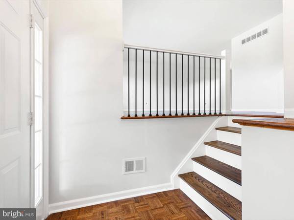 17 COOK RD, Newark, DE 19711