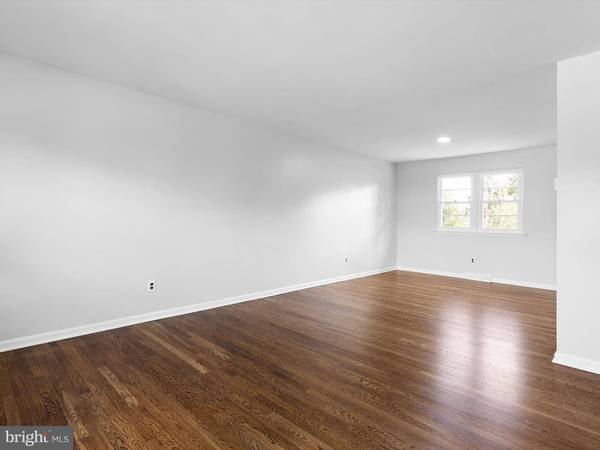 17 COOK RD, Newark, DE 19711