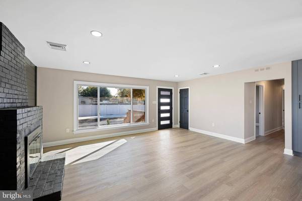 273 ACORN LN, Dover, DE 19901