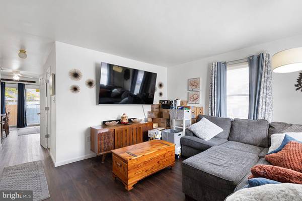 156 E VILLAGE RD, Elkton, MD 21921