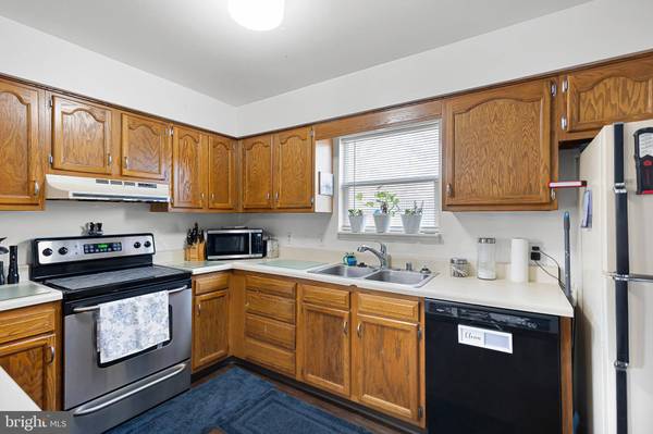 156 E VILLAGE RD, Elkton, MD 21921