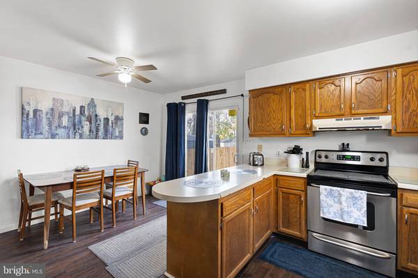 156 E VILLAGE RD, Elkton, MD 21921