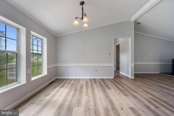 112 E HOLLY DR, Lincoln, DE 19960