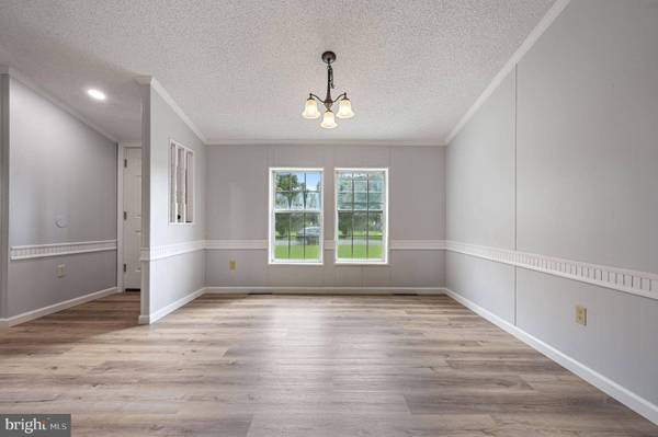 112 E HOLLY DR, Lincoln, DE 19960