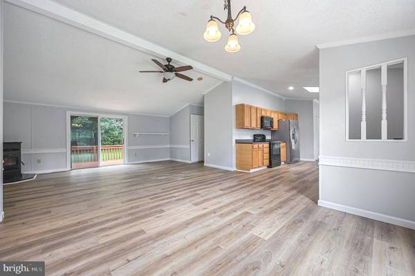 112 E HOLLY DR, Lincoln, DE 19960