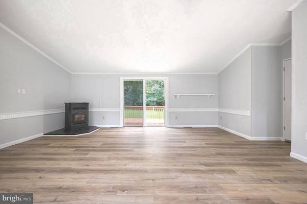 112 E HOLLY DR, Lincoln, DE 19960