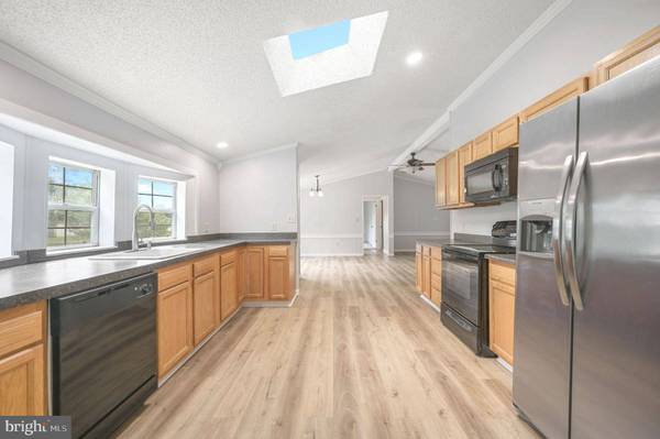 112 E HOLLY DR, Lincoln, DE 19960