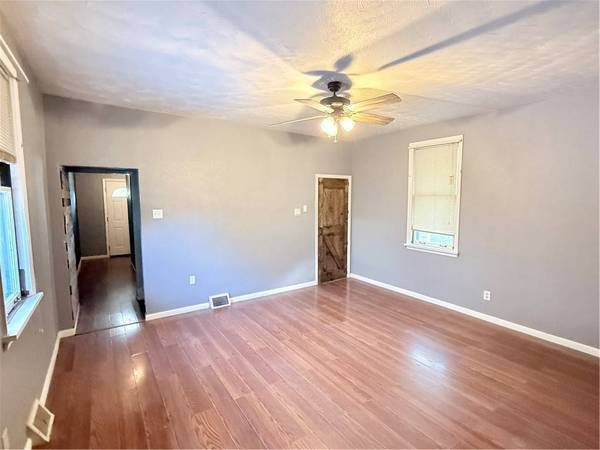 109 E 10th Ave, Tarentum, PA 15084