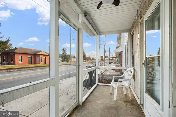 6 N RAILROAD AVE, Wyoming, DE 19934