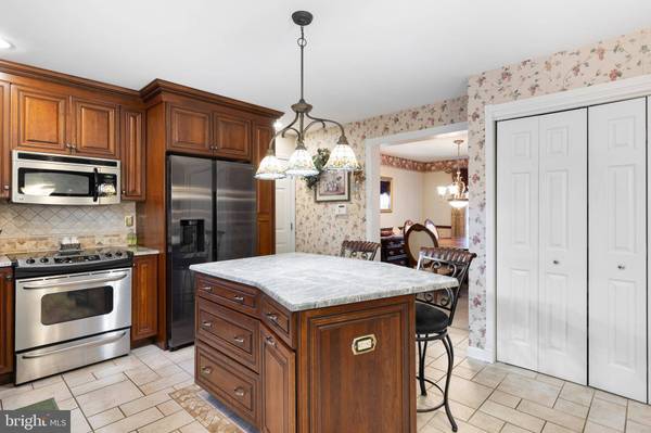 414 S BARRINGTON CT, Newark, DE 19702