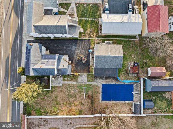 6 N RAILROAD AVE, Wyoming, DE 19934