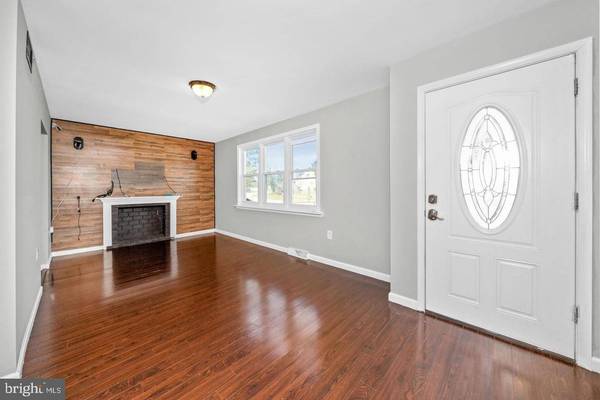 32 PAUL RD, New Castle, DE 19720