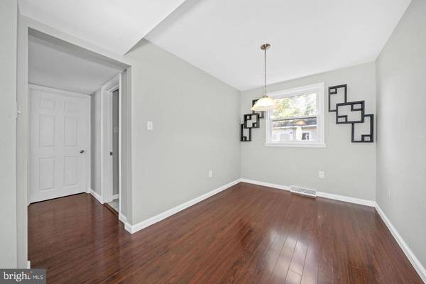 32 PAUL RD, New Castle, DE 19720