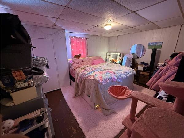 325 W Cunningham St, City Of But Nw, PA 16001