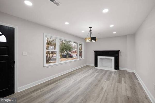 760 E LOOCKERMAN ST, Dover, DE 19901