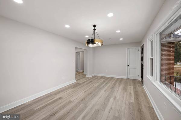 760 E LOOCKERMAN ST, Dover, DE 19901