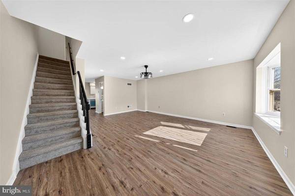 27 MACTAVISH CT, New Castle, DE 19720