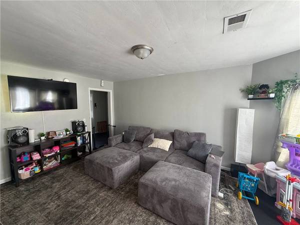 1800 Kenneth Ave, Arnold, PA 15068