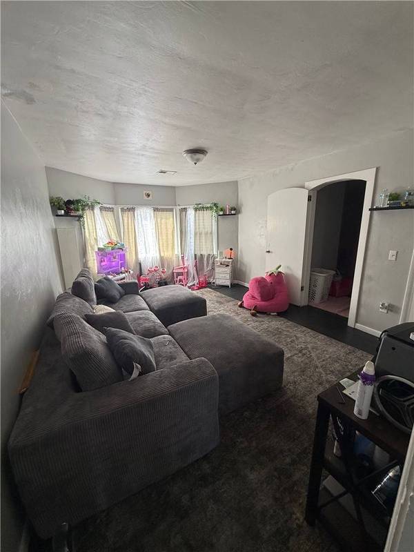 1800 Kenneth Ave, Arnold, PA 15068