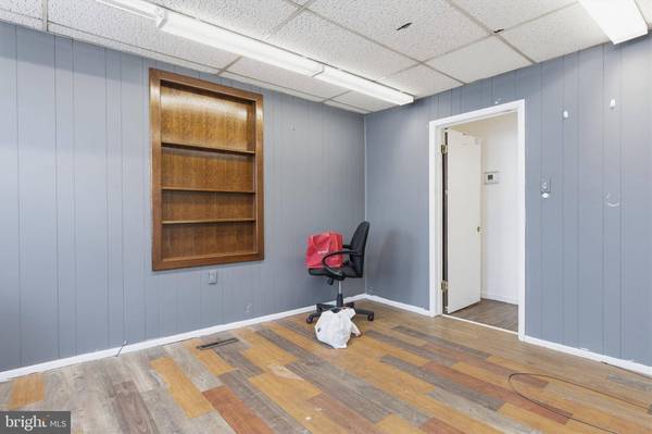 212 W MAIN ST, Elkton, MD 21921