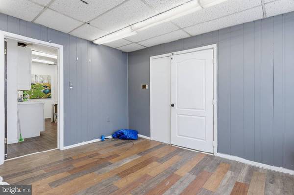 212 W MAIN ST, Elkton, MD 21921