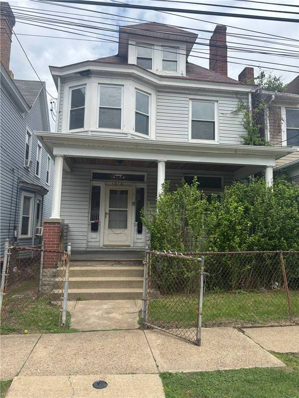 1018 Crucible St, Elliott, PA 15220