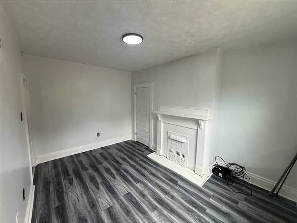 1018 Crucible St, Elliott, PA 15220