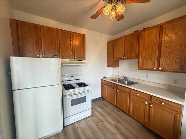 1018 Crucible St, Elliott, PA 15220