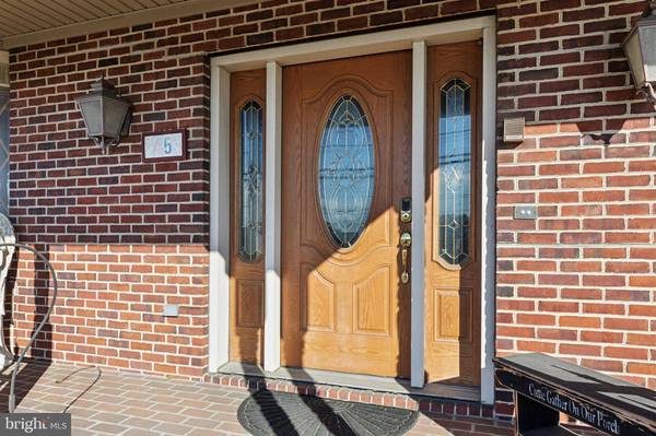 2453 LINCOLN HWY E, Lancaster, PA 17602