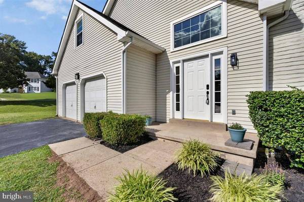 6 ROY CT, Newark, DE 19711