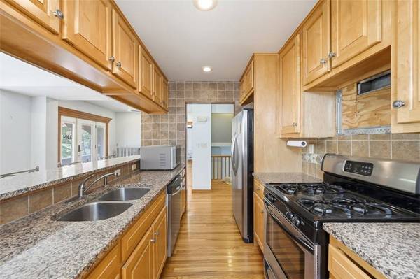3596 Beechwood Blvd, Greenfield, PA 15217